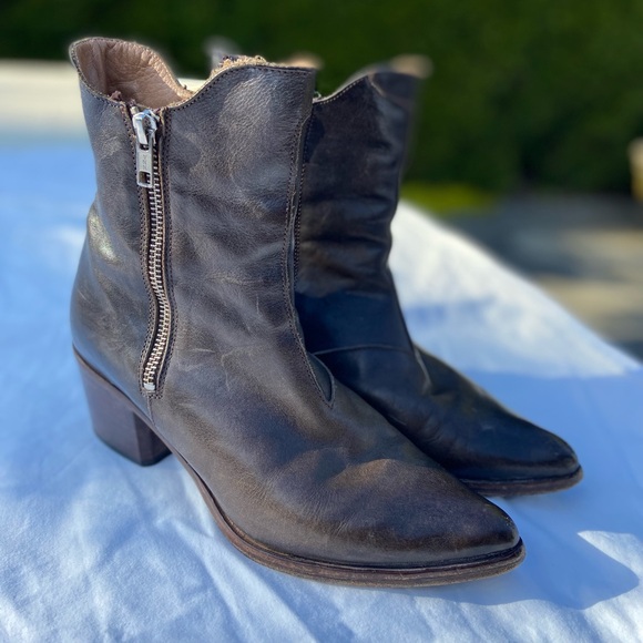 Moma western-style low boot. - Picture 5 of 11